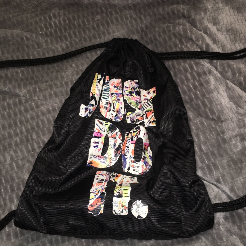 Nike drawstring bag